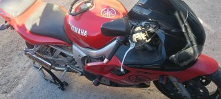 Yamaha R6 Sportbike Roja y Negra