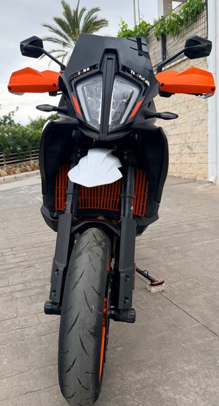 KTM 890 SMT 2023 Negra y Naranja