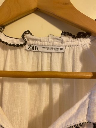 Camisa Zara blanca con bordado