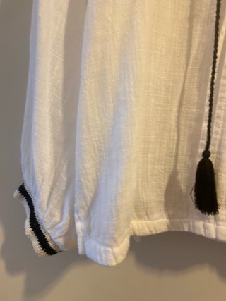 Camisa Zara blanca con bordado