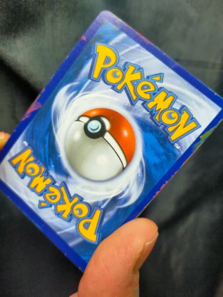 Carta Mimikyu pintada a mano
