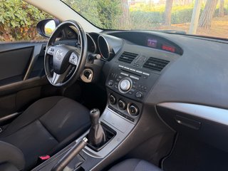 Mazda 3 1.6 Gasolina. Pintado. Garantia. Gestoria.