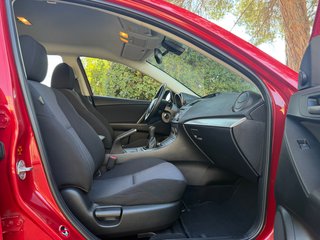 Mazda 3 1.6 Gasolina. Pintado. Garantia. Gestoria.