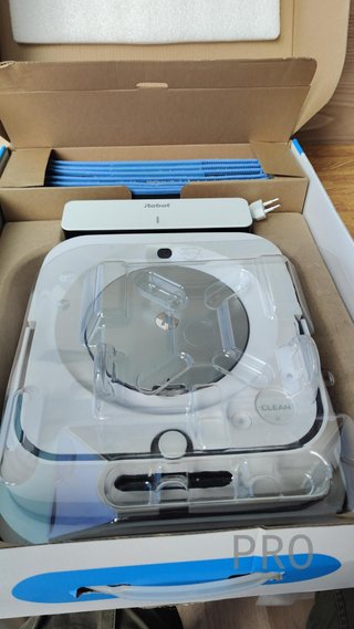 Robot friegasuelos, Pulverizador de Chorro a presión