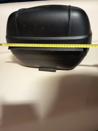 Baúl de moto SHAD negro