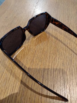 Gafas de sol mujer impecables