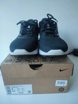 Nike Revolution unisex Talla 40