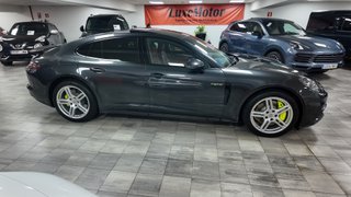 PORSCHE Panamera 4 EHybrid
