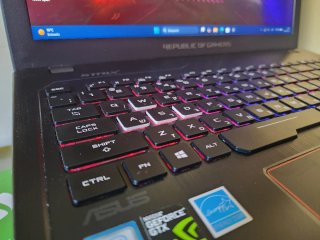 Portátil Asus ROG strix Gaming, potente i7,12gb,2t