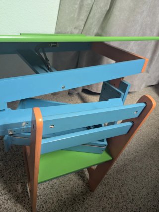 Pupitre infantil de madera
