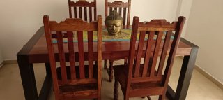 Mueble de comedor de madera