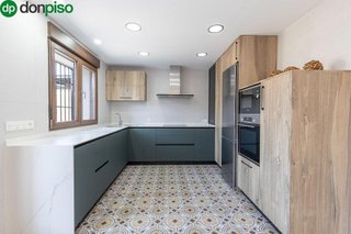 Chalet en venta en Zubia (La)