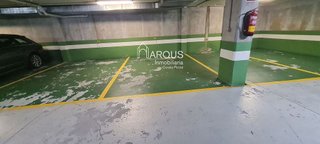 Garaje en venta en Ensanche - Sar en Santiago de Compostela