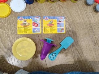 Play-Doh Kitchen Creations - Máquina de Cupcakes