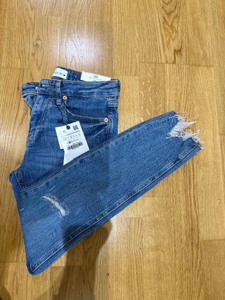 Pantalón Nuevo vaquero Zara skinny rotos S