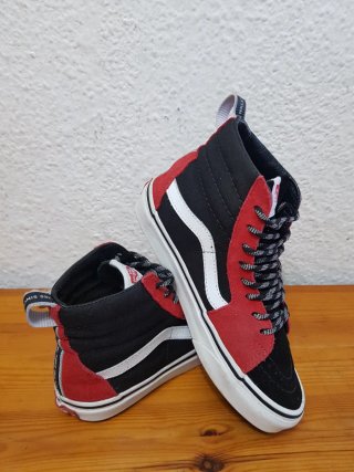 Zapatillas Vans SK8-Hi Negras y Rojas