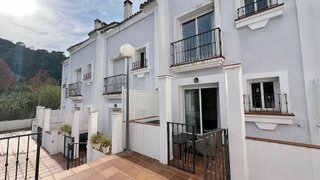 Casa pareada en venta en Benahavís