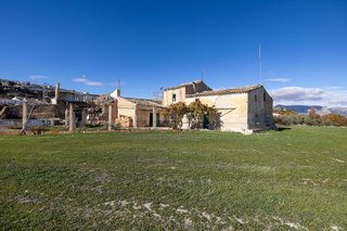 Casa rural en venta en Baza