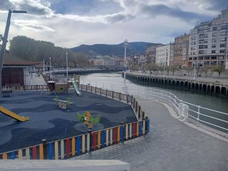 Local comercial en alquiler en Casco Viejo en Bilbao