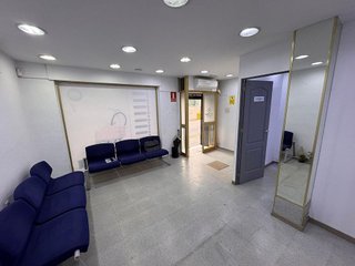 Local comercial en venta en Barrio Alto en San Juan de Aznalfarache