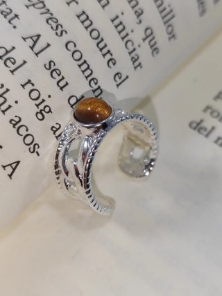 Anillo con piedra ojo de tigre
