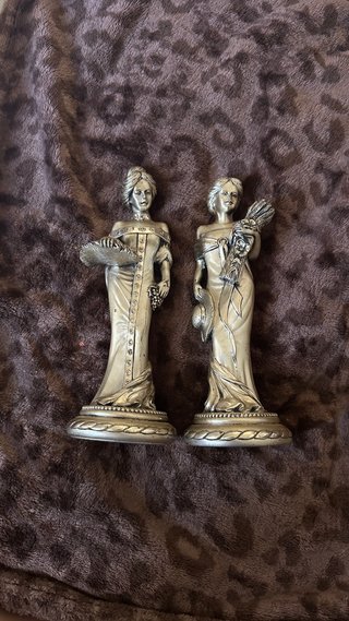 Figuras decorativas de metal plateado