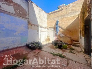 Chalet en venta en Avda. de Abril. - 9 de octubre en Sagunto