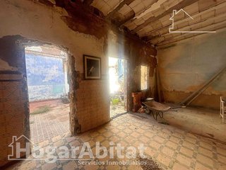 Chalet en venta en Avda. de Abril. - 9 de octubre en Sagunto