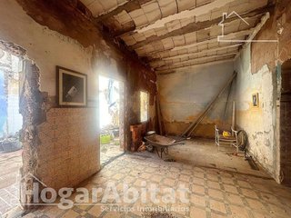 Chalet en venta en Avda. de Abril. - 9 de octubre en Sagunto