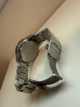 Reloj de pulsera deportivo/robusto – Estilo bicolo