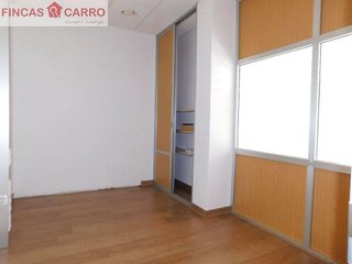 Local comercial en venta en Zona Fernández Ladreda en Pontevedra