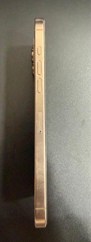 iPhone 16 Pro Max Dorado