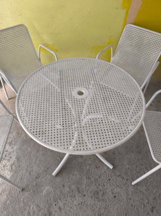 Mesa y sillas jardín vintage