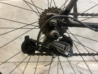 Bicicleta Urbana Negra Ligera
