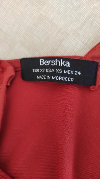Vestido largo rojo con abertura