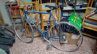 Bicicleta de carretera Orbea azul