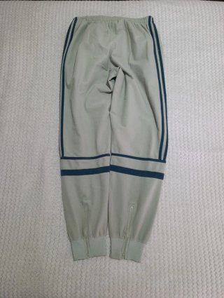 Pantalón Adidas Challenger Beige