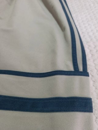 Pantalón Adidas Challenger Beige