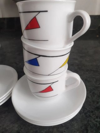 Juego 6 tazas y platos/5 cm X 6 cm