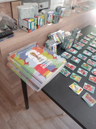 Panini te ayudamos a llenar tu álbum