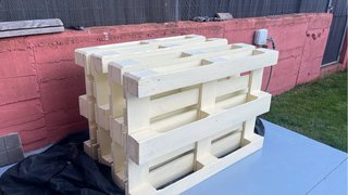 4 Palets de madera restaurados y pintados