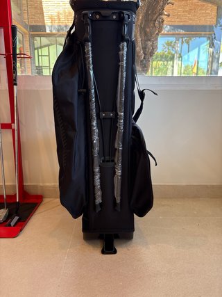 Bolsa de golf TaylorMade negra Audi