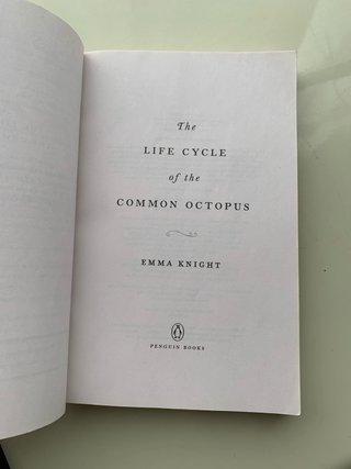 Libro inglés. The life cycle of the common octopus