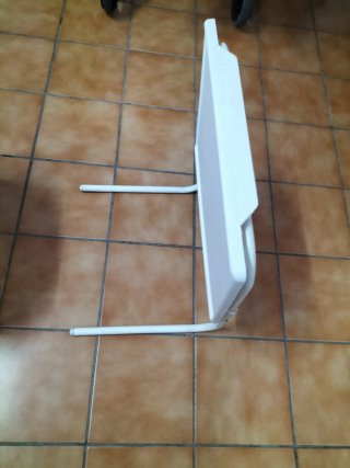 Mesa auxiliar plegable
