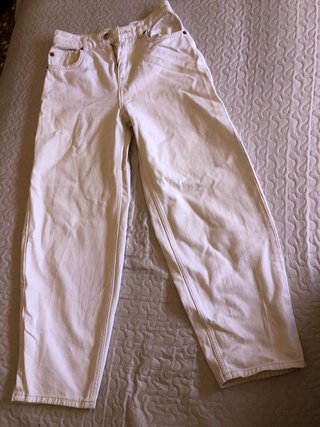 Pantalón Stradivarius blanco ancho