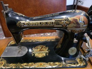 Máquina de coser Singer antigua