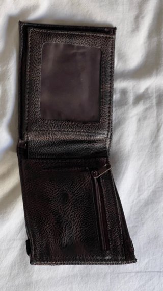 Billetera de cuero marrón y negro