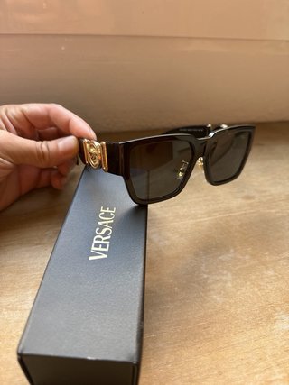 Gafas Versace Negras y Doradas