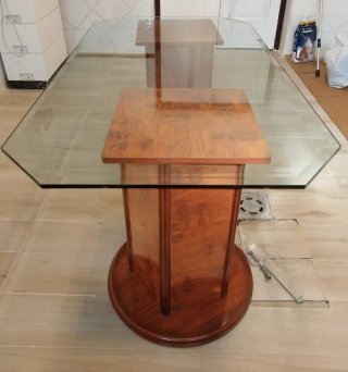 Mesa de salón elegante cristal y madera