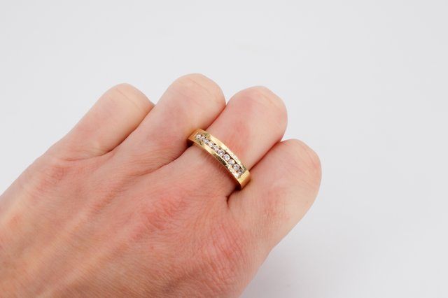 Alianza De Oro De 18K.. Ref: 076-01-00386